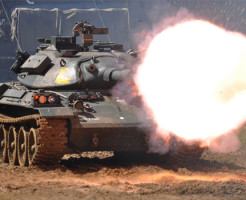 【衝撃映像】戦車の大砲が発射されこっちに飛んでくるガクブル映像