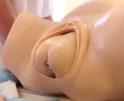 【エロ動画】看護学校の逆子出産レッスンエロいわ授業にならんだろこれｗ教材オナホにできると思ったやつは負けｗｗｗ