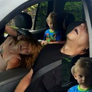 【衝撃画像】ヘロイン中毒の美人ママが交通事故した直後の子供のリアクションがホラーレベル・・・