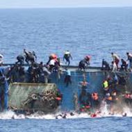 【難民事故】アフリカ難民が地中海で大量水死しているのが納得できる沿岸警備隊の映像がコレ