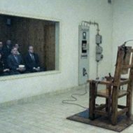 【グロ画像】女児レイプ犯を電気椅子で死刑執行してみた　閲覧注意