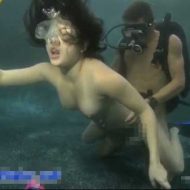 【水中セックス】水の中で裸の女と男が出会ってしまったら一体どうなってしまうんですか？　そのままズッコンバッコンやるねんなｗ　※無修正エロ動画