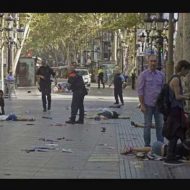 【イスラム国】次々と轢き殺し110人以上の死傷者を出したバルセロナのテロ攻撃の現場が地獄絵図過ぎる・・・　※グロ動画