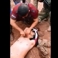 【グロ動画】やり返されててクッソざまぁｗ　シリア兵士によるイスラム国兵士を斬首していく解体映像・・・