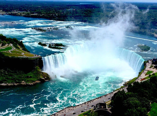 【自殺?】世界三大瀑布ナイアガラの滝で流されていく男性が落ちて消えていくまで・・・