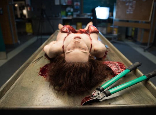   【女 死体】将来の女医のために女の子を使って解剖実習している様子がこちら・・・