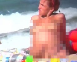 ヌーディストビーチに臨月の妊婦さんがいる光景ｗ