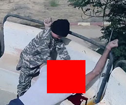 ISISの子供兵士が大人の首を切断して処刑する映像が痛ましい…