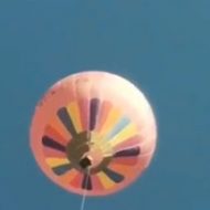超高度の気球から落下する職員の衝撃映像