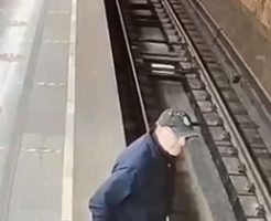 おじいさんが電車で絶対に死ぬように自殺を図る…