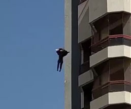 8階という高所から飛び降り自殺する女性