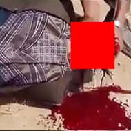 イスラム教徒が公開斬首処刑をして男の首を掻っ切る…