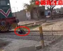 目の前で老人が線路に飛び込み自殺する瞬間に遭遇してしまった…