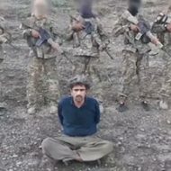 【閲覧注意】ISISに銃で処刑されてしまう捕虜の超グロ映像…