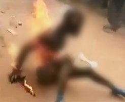 ケニアの泥棒、生きたまま燃やされて公開処刑される…