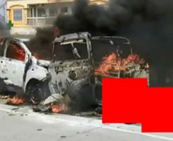 オート三輪のドライバー、車に突っ込まれて生きたまま焼け死ぬ…