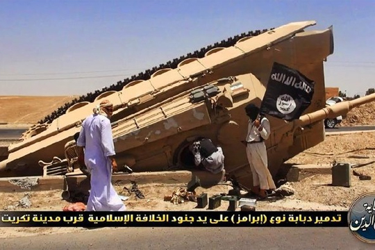 【イスラム】ISISの戦車を急襲！戦車も兵士も丸焦げにしたったｗｗｗ